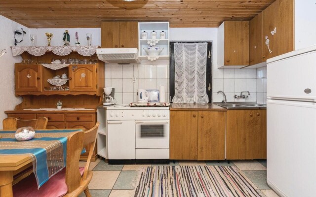 Beautiful Apartment in Vir With 2 Bedrooms and Wifi