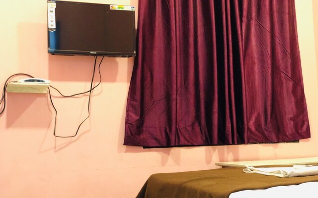 Hotel Varsha