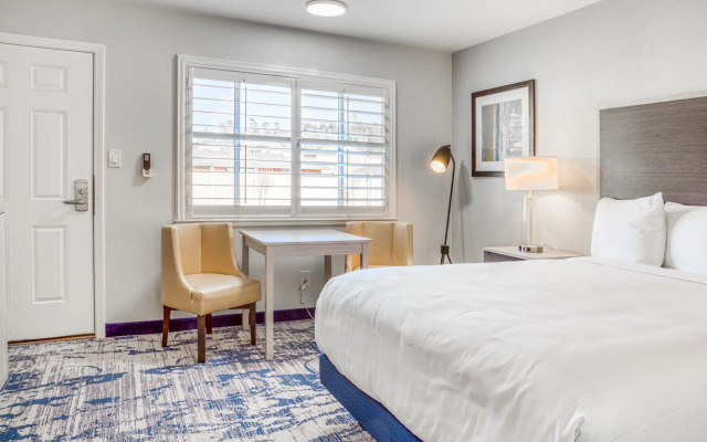 Creekside Inn Downtown - Cambria