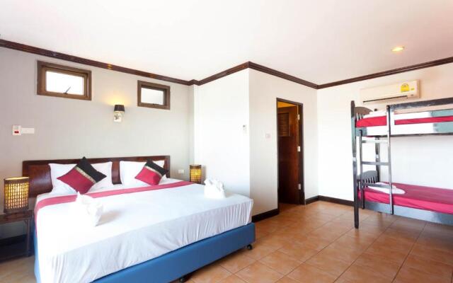 Two Chefs Inn Guesthouse – Guest Rooms – Karon