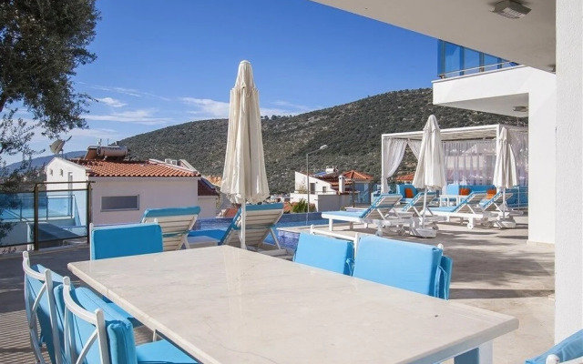 Villa Lotus by Akdenizvillam