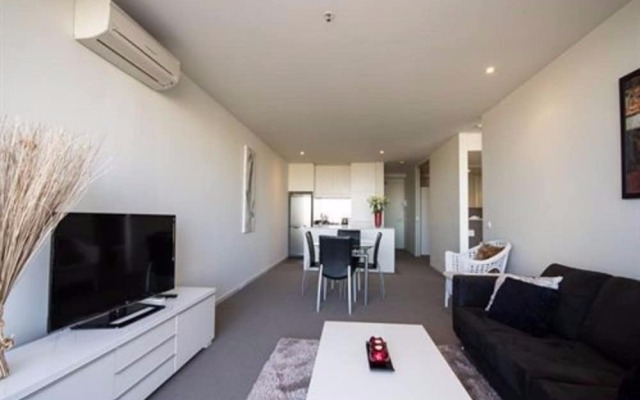 Melbourne Holiday Apartments at McCrae Docklands