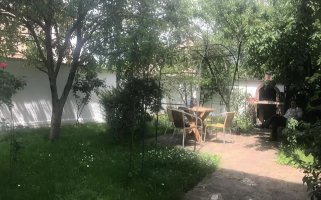 Spacious and cozy 3BD+Terrace Couples Apartment