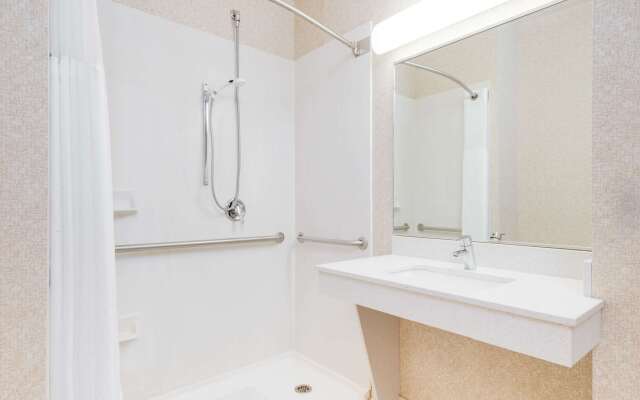 Wingate by Wyndham Gillette