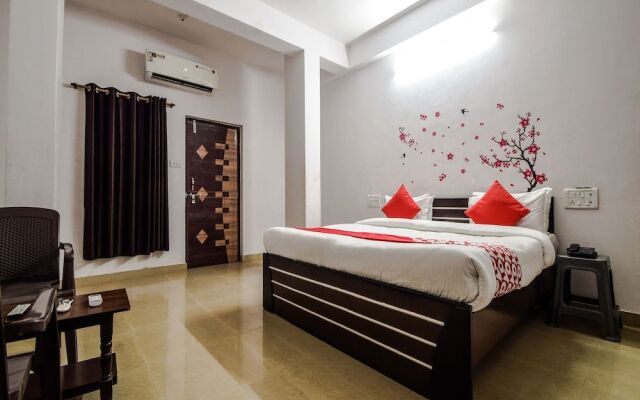 OYO 18738 Hotel Saniya