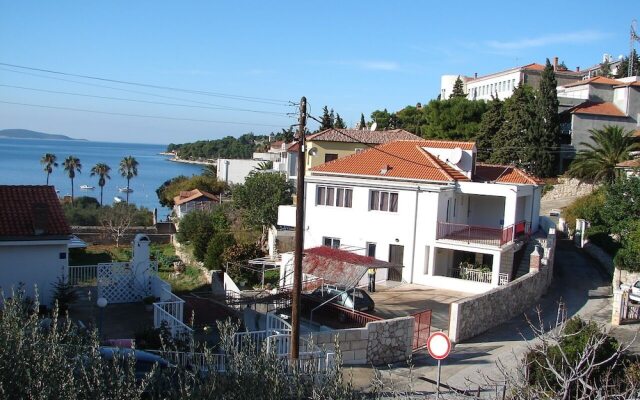Eta - Great Location - A1