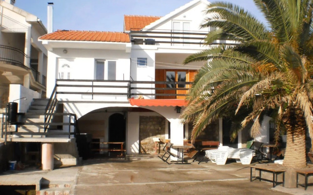 Apartments Odzic