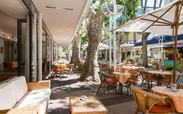 Hotel Aris