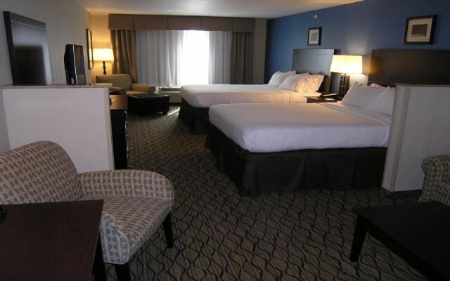 Holiday Inn Express & Suites Belle Vernon by IHG