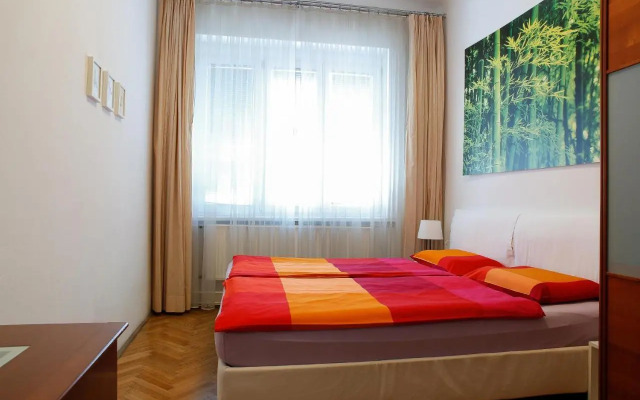 Tomas's apartment
