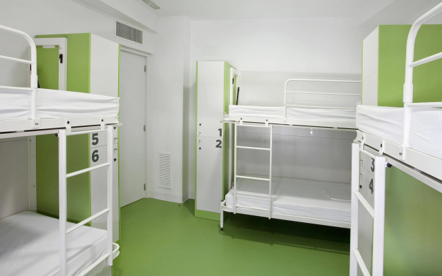Sant Jordi Hostels Gracia