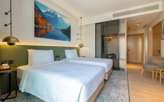 West Walk Retaj Hotel