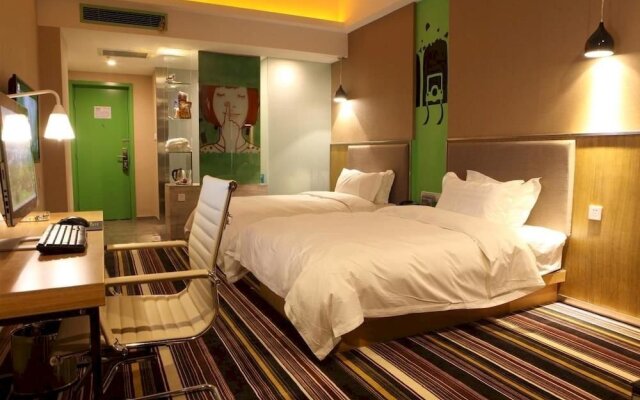 Ningxiang V8 Theme Hotel