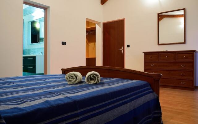 Apartment Mrkić / Four Bedroom A1