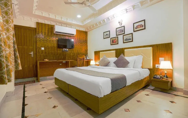 Royal Rafahiya - A Rooftop Lake View Hotel Near Lake Pichola