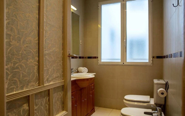 Lovely 3bed W/balcony in Madrid City Center