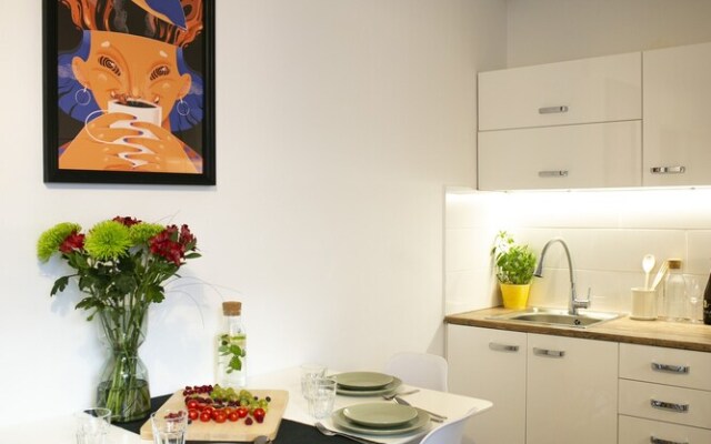 oompH Warsaw Center Well Designed Apt