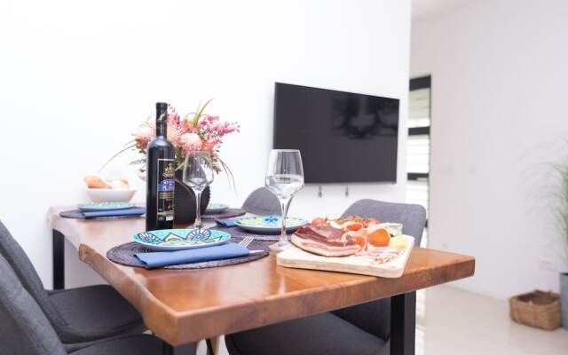 Inviting 2-bed Apartment in Podstrana