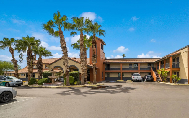 Quality Inn & Suites Goodyear - Phoenix West