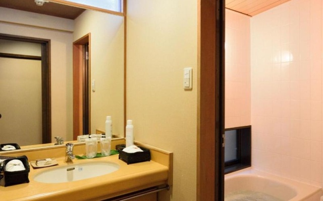 Ryokan Kurashiki – Bathroom – Kurashiki