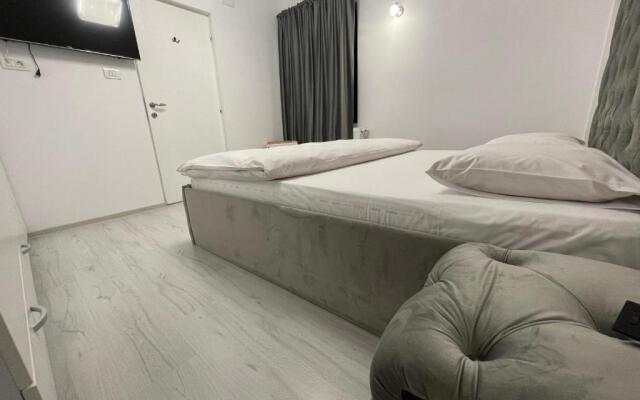 Jolie Luxury Apartments II