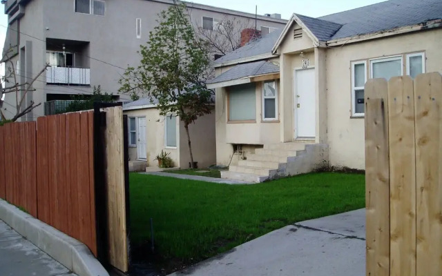 Unique 2 Bedroom in Burbank