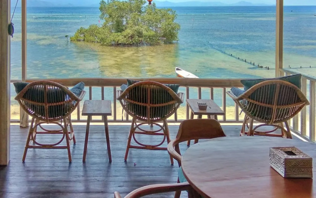 Lembo Lagoon Bungalows