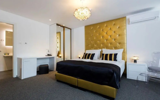 B Gold Luxury Rooms