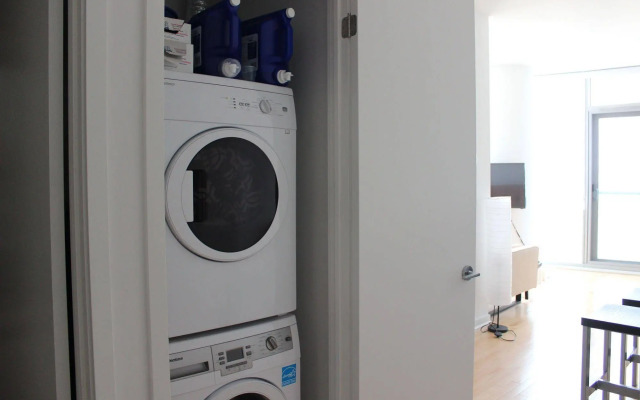 The Corporate Suites - Ice Condos