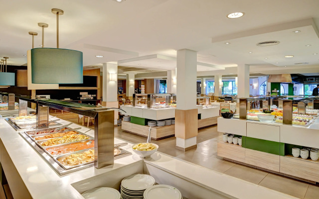 Protur Safari Park Aparthotel