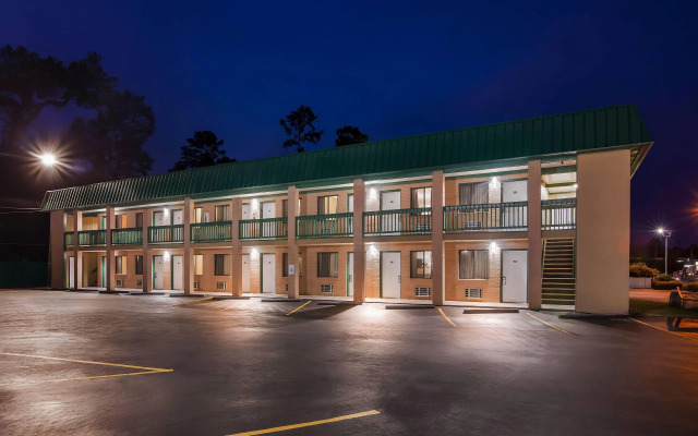 Super 8 by Wyndham Columbia SC / Ft. Jackson