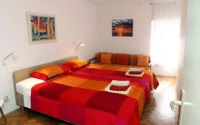 Spacious Piran Central Apartment for 5 Pax BG
