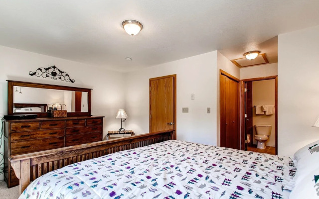 Winterpoint 22 2 Bedroom Townhouse by RedAwning