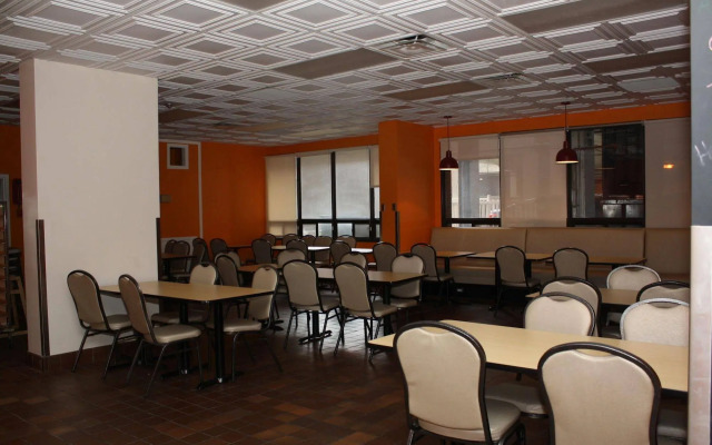 Neill-Wycik Backpackers Hotel