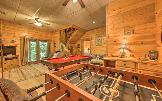 Peaceful Forest Escape w/ Game Room + Hot Tub