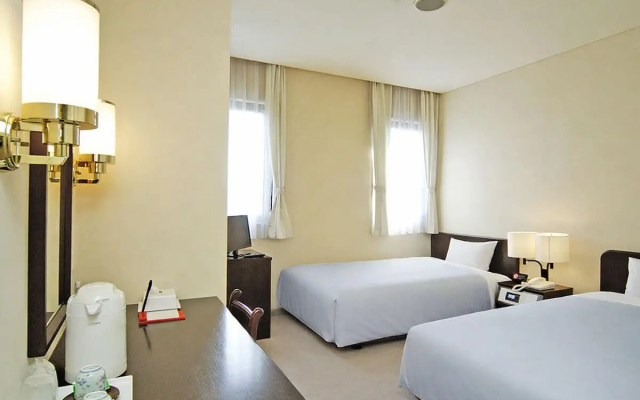 Shimabara Toyo City Hotel – Guest Rooms – Shimabara
