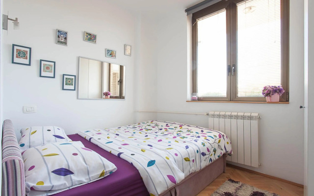 Violet Apartment