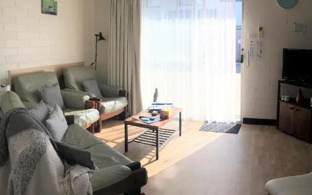 Kon Tiki Apartments