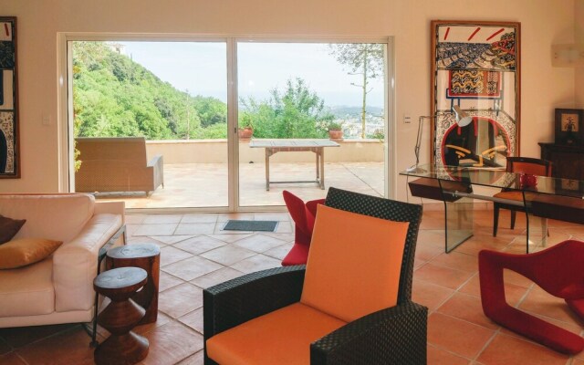 A Luxurious, 5-bedroom Villa in Vence With a Swimming Pool and Spaciou