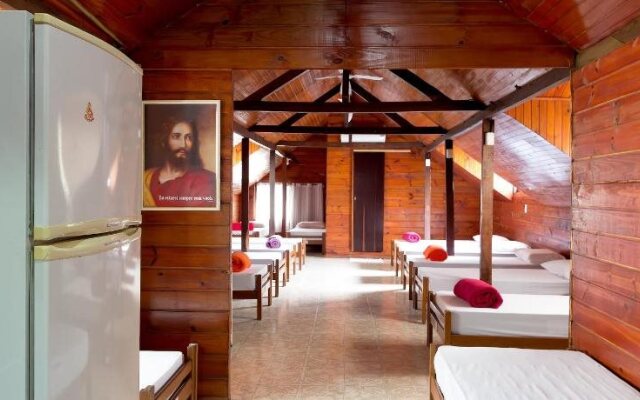 Cabanas Hostel & Suites