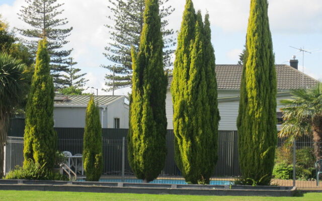 McLean Park Garden Motel