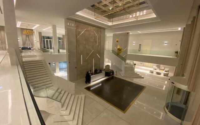 Luxury condo with beautiful views, beach and pools