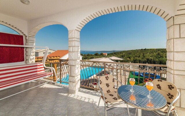 Nice Home in Kastel Novi With Wifi and 5 Bedrooms