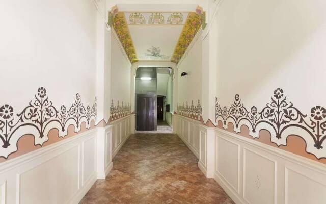 Welcoming 2 Bed With Balcony in Gracia