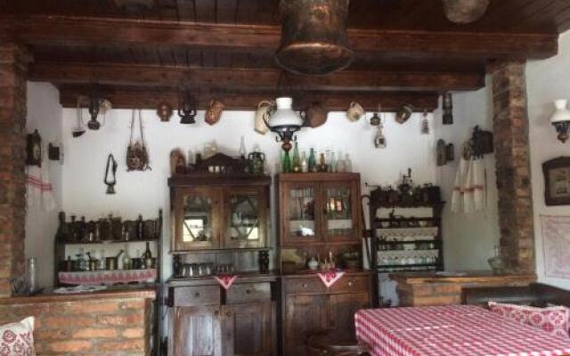 Zsuzsanna Paraszthaz