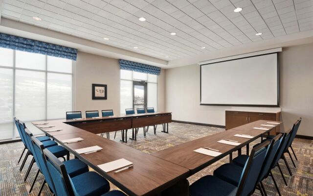 Hampton Inn & Suites by Hilton Kelowna Airport