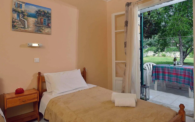 Damaskis Studios a Small Complex in Kassiopi