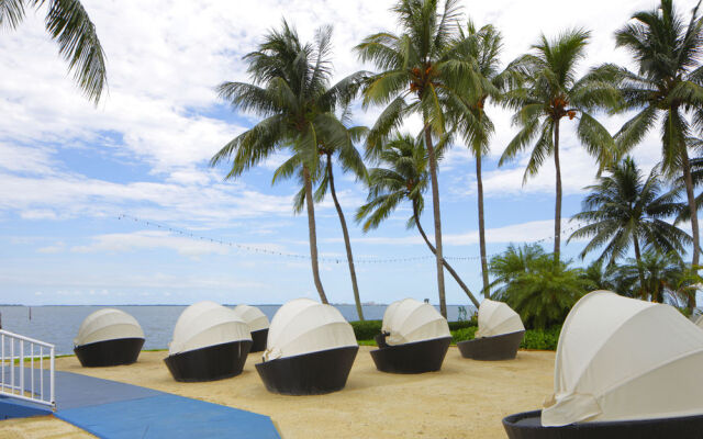 Palmeiras Beach Club at Grove Isle