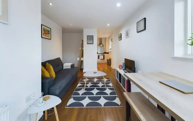 The Peckham Place - 1bdr Apartment With Balcony