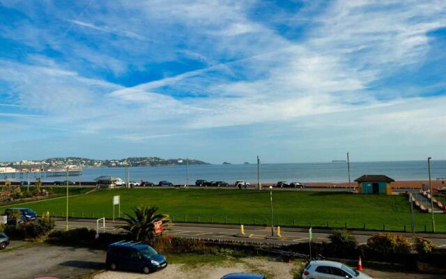 Apartment 2 - 1 Bedroom Sea Front-Sea Views-Free Parking